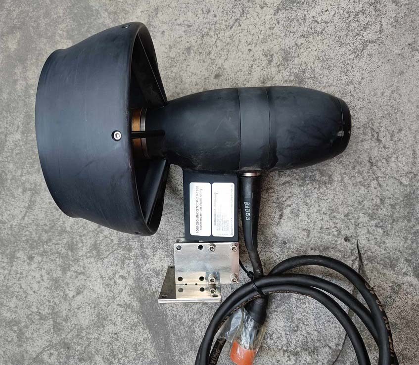 5 x Tecnadyne Thrusters