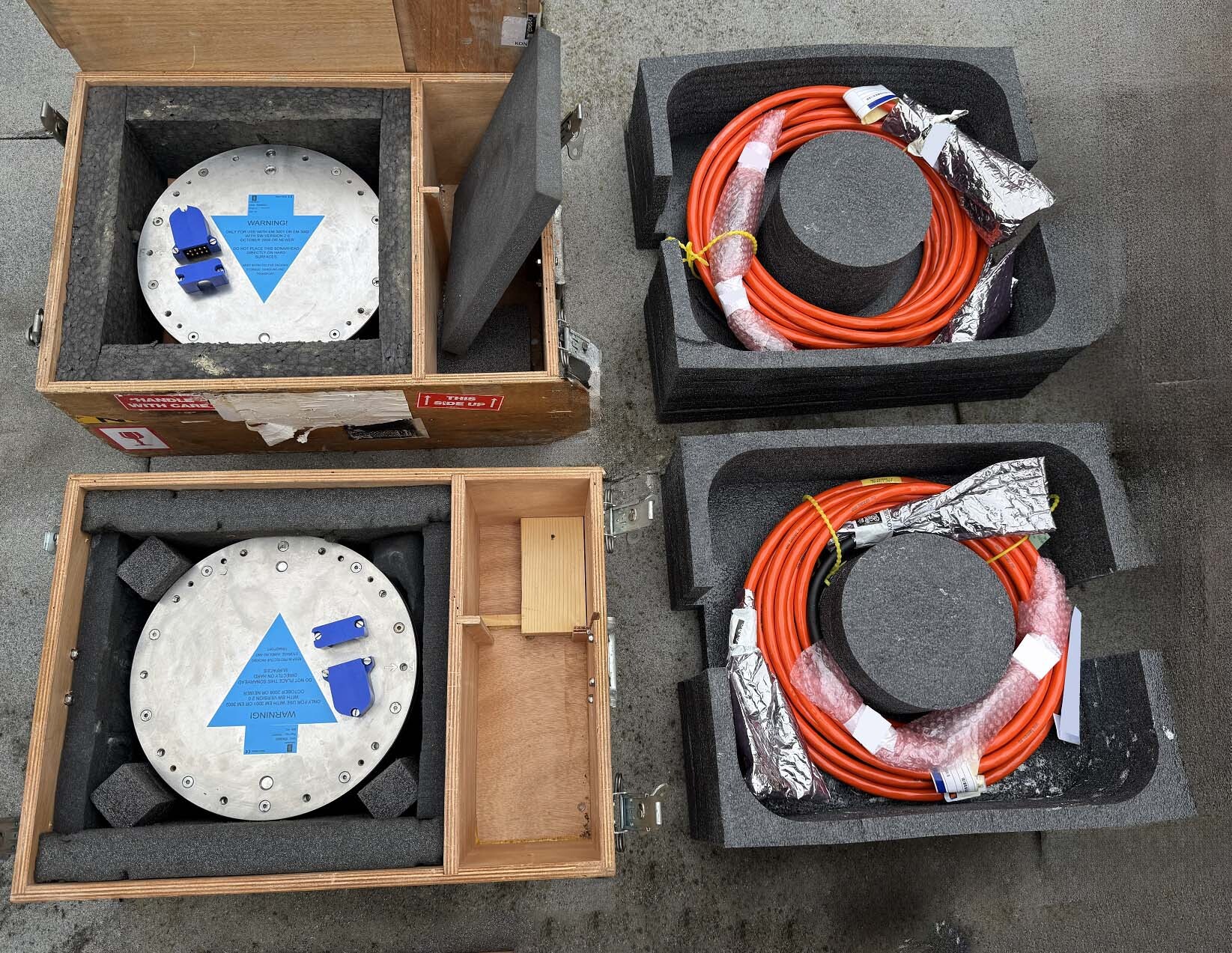 2 x EM3002 Transducers