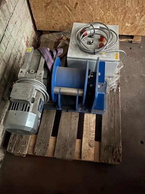 Compact Winch