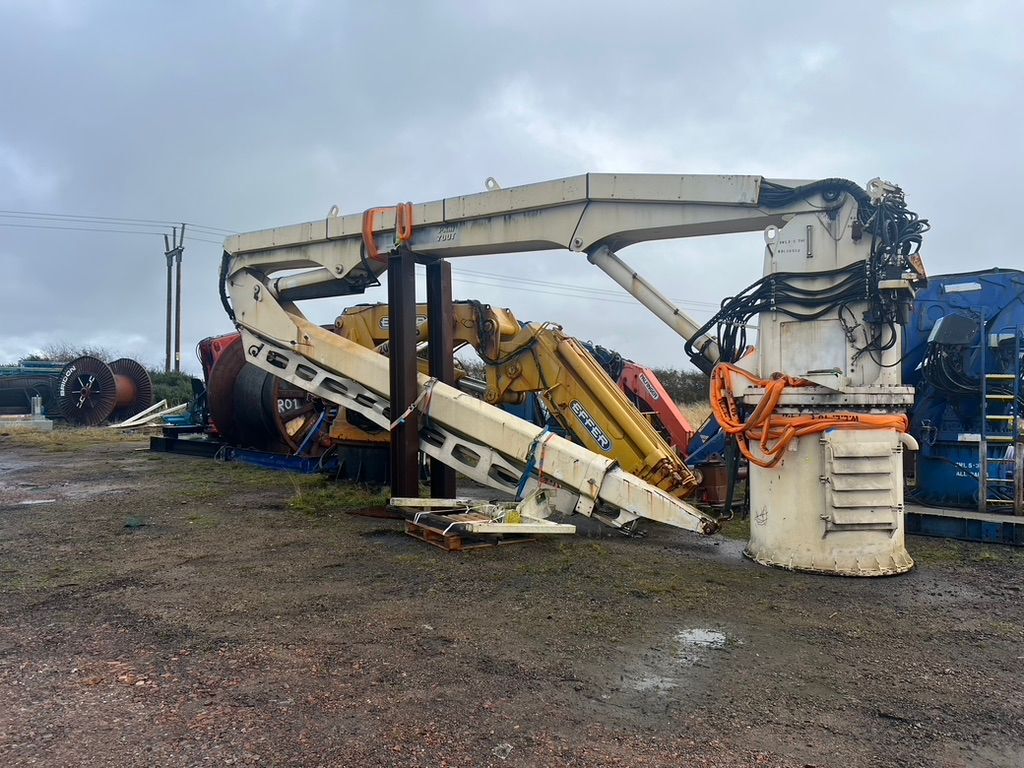 Palfinger PKM 700T Crane