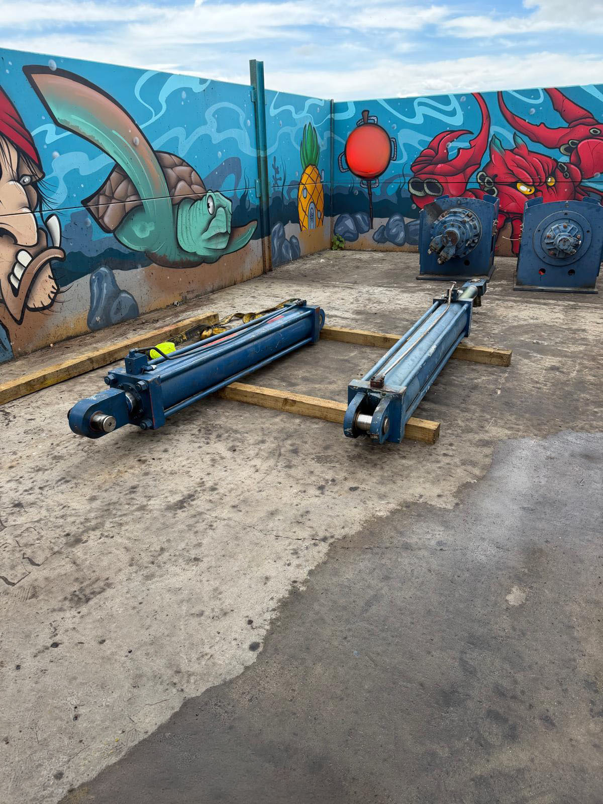 2 x Dynacon A-Frame Rams