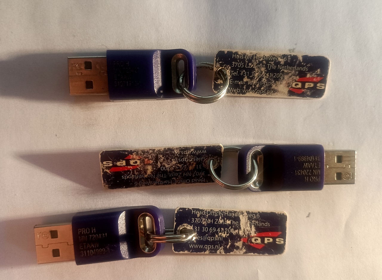 3 x QINSy Survey Dongles